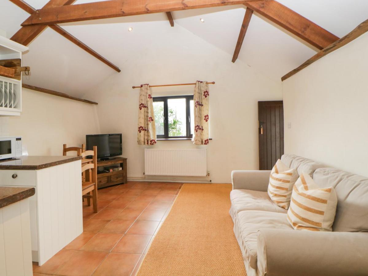 Holiday home Nestling Barn