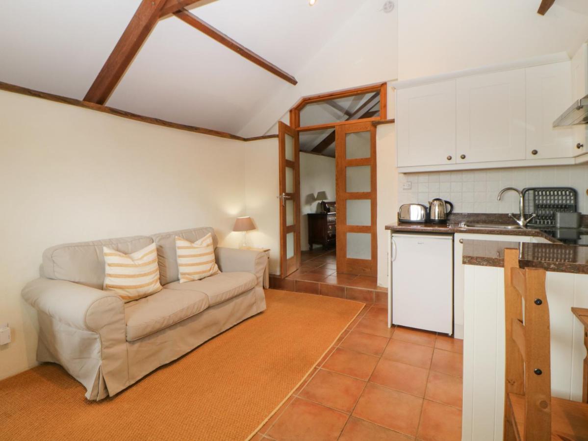 Holiday home Nestling Barn